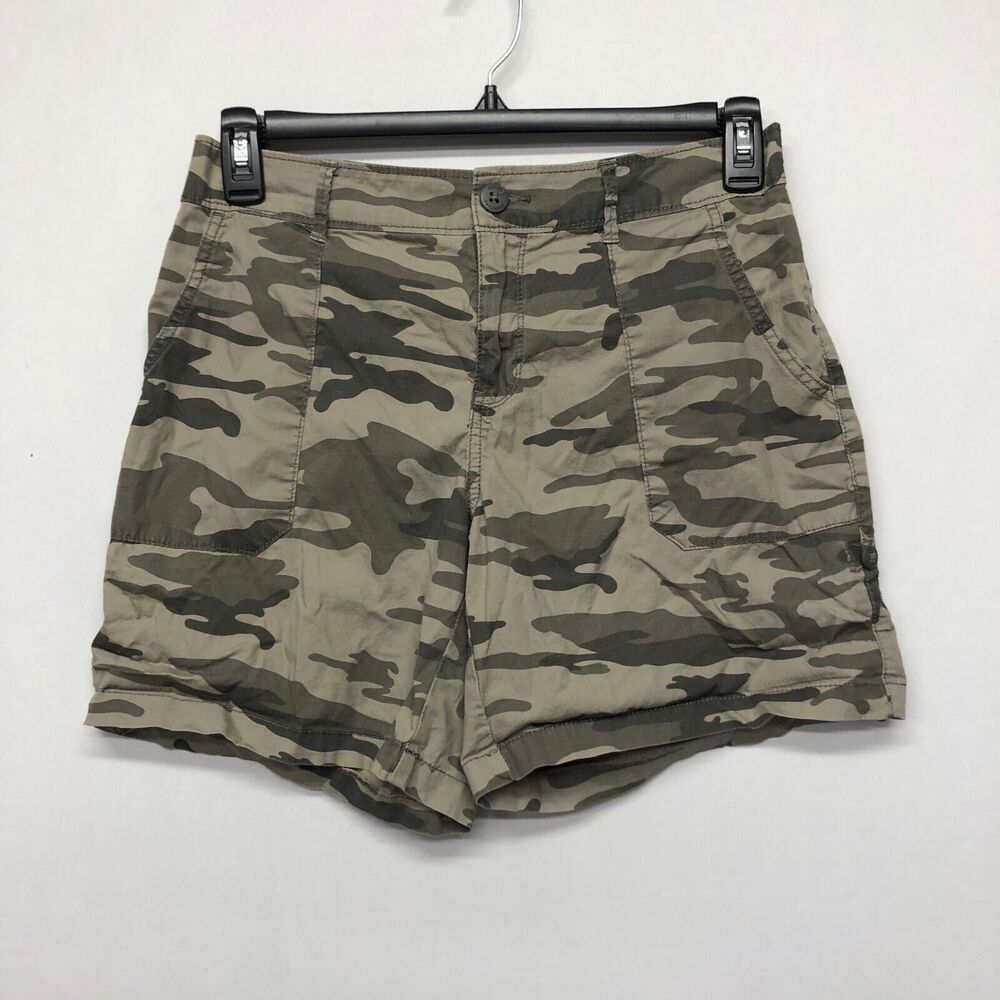 Social Standard by Sanctuary Women Camo Cuff Shorts Roll Up Size Small M157 -21